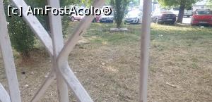 [P11] Tot curtea si jegul din ea, mai pe larg. Da, clienții sunt categoric nesimțiți. Dar asta sa însemne ca nu mai facem curățenie... ? » foto by adi_na
 - 
<span class="allrVoted glyphicon glyphicon-heart hidden" id="av1309733"></span>
<a class="m-l-10 hidden" id="sv1309733" onclick="voting_Foto_DelVot(,1309733,3048)" role="button">șterge vot <span class="glyphicon glyphicon-remove"></span></a>
<a id="v91309733" class=" c-red"  onclick="voting_Foto_SetVot(1309733)" role="button"><span class="glyphicon glyphicon-heart-empty"></span> <b>LIKE</b> = Votează poza</a> <img class="hidden"  id="f1309733W9" src="/imagini/loader.gif" border="0" /><span class="AjErrMes hidden" id="e1309733ErM"></span>