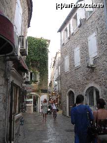 [P07] Vedere din Cetatea Veche din Budva.  » foto by webber
 - 
<span class="allrVoted glyphicon glyphicon-heart hidden" id="av468841"></span>
<a class="m-l-10 hidden" id="sv468841" onclick="voting_Foto_DelVot(,468841,3055)" role="button">șterge vot <span class="glyphicon glyphicon-remove"></span></a>
<a id="v9468841" class=" c-red"  onclick="voting_Foto_SetVot(468841)" role="button"><span class="glyphicon glyphicon-heart-empty"></span> <b>LIKE</b> = Votează poza</a> <img class="hidden"  id="f468841W9" src="/imagini/loader.gif" border="0" /><span class="AjErrMes hidden" id="e468841ErM"></span>
