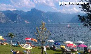 [P17] Altă plajă lângă lacul Traunsee, regiunea Salzkammergut, Austria.  » foto by traian.leuca †
 - 
<span class="allrVoted glyphicon glyphicon-heart hidden" id="av614481"></span>
<a class="m-l-10 hidden" id="sv614481" onclick="voting_Foto_DelVot(,614481,3095)" role="button">șterge vot <span class="glyphicon glyphicon-remove"></span></a>
<a id="v9614481" class=" c-red"  onclick="voting_Foto_SetVot(614481)" role="button"><span class="glyphicon glyphicon-heart-empty"></span> <b>LIKE</b> = Votează poza</a> <img class="hidden"  id="f614481W9" src="/imagini/loader.gif" border="0" /><span class="AjErrMes hidden" id="e614481ErM"></span>