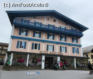 [P44] Exista si cateva hoteluri, unul dintre ele, hotelul Radetzky, iesind din peisajul urbanistic al oraselului, prin marimea sa, dar pastrand arhitectura clasica. » foto by geani anto
 - 
<span class="allrVoted glyphicon glyphicon-heart hidden" id="av1415520"></span>
<a class="m-l-10 hidden" id="sv1415520" onclick="voting_Foto_DelVot(,1415520,3095)" role="button">șterge vot <span class="glyphicon glyphicon-remove"></span></a>
<a id="v91415520" class=" c-red"  onclick="voting_Foto_SetVot(1415520)" role="button"><span class="glyphicon glyphicon-heart-empty"></span> <b>LIKE</b> = Votează poza</a> <img class="hidden"  id="f1415520W9" src="/imagini/loader.gif" border="0" /><span class="AjErrMes hidden" id="e1415520ErM"></span>