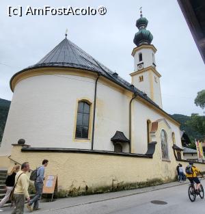[P53] Biserica St. Gilgen, situata in alta piata a oraselului, numita Kirkenplatz. Biserica a fost construita la sfarsitul secolului al XVIII-lea si poarta numele sfantului care a dat si numele localitatii. Aceasta este biserica in care bunicii lui Mozart si sora lui s-au casatorit, mama lui a fost botezata, iar bunicul si cumnatul sau sunt îngropati in cimitirul din spatele acesteia. » foto by geani anto
 - 
<span class="allrVoted glyphicon glyphicon-heart hidden" id="av1415529"></span>
<a class="m-l-10 hidden" id="sv1415529" onclick="voting_Foto_DelVot(,1415529,3095)" role="button">șterge vot <span class="glyphicon glyphicon-remove"></span></a>
<a id="v91415529" class=" c-red"  onclick="voting_Foto_SetVot(1415529)" role="button"><span class="glyphicon glyphicon-heart-empty"></span> <b>LIKE</b> = Votează poza</a> <img class="hidden"  id="f1415529W9" src="/imagini/loader.gif" border="0" /><span class="AjErrMes hidden" id="e1415529ErM"></span>