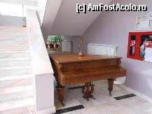 [P05] Hotel Gociman 4* - Mamaia, scarile de acces la etaj si pianul. » foto by iulianic
 - 
<span class="allrVoted glyphicon glyphicon-heart hidden" id="av321508"></span>
<a class="m-l-10 hidden" id="sv321508" onclick="voting_Foto_DelVot(,321508,3105)" role="button">șterge vot <span class="glyphicon glyphicon-remove"></span></a>
<a id="v9321508" class=" c-red"  onclick="voting_Foto_SetVot(321508)" role="button"><span class="glyphicon glyphicon-heart-empty"></span> <b>LIKE</b> = Votează poza</a> <img class="hidden"  id="f321508W9" src="/imagini/loader.gif" border="0" /><span class="AjErrMes hidden" id="e321508ErM"></span>