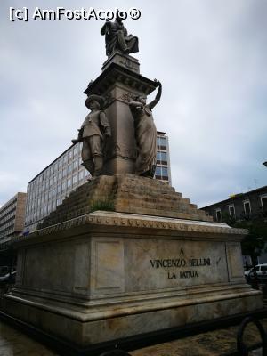 [P40] Statuia lui Bellini » foto by crismis
 - 
<span class="allrVoted glyphicon glyphicon-heart hidden" id="av1049547"></span>
<a class="m-l-10 hidden" id="sv1049547" onclick="voting_Foto_DelVot(,1049547,3109)" role="button">șterge vot <span class="glyphicon glyphicon-remove"></span></a>
<a id="v91049547" class=" c-red"  onclick="voting_Foto_SetVot(1049547)" role="button"><span class="glyphicon glyphicon-heart-empty"></span> <b>LIKE</b> = Votează poza</a> <img class="hidden"  id="f1049547W9" src="/imagini/loader.gif" border="0" /><span class="AjErrMes hidden" id="e1049547ErM"></span>