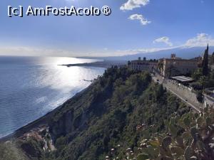 [P57] Vedere din Taormina cu marea si vulcanul Etna » foto by ilee
 - 
<span class="allrVoted glyphicon glyphicon-heart hidden" id="av1514375"></span>
<a class="m-l-10 hidden" id="sv1514375" onclick="voting_Foto_DelVot(,1514375,3109)" role="button">șterge vot <span class="glyphicon glyphicon-remove"></span></a>
<a id="v91514375" class=" c-red"  onclick="voting_Foto_SetVot(1514375)" role="button"><span class="glyphicon glyphicon-heart-empty"></span> <b>LIKE</b> = Votează poza</a> <img class="hidden"  id="f1514375W9" src="/imagini/loader.gif" border="0" /><span class="AjErrMes hidden" id="e1514375ErM"></span>