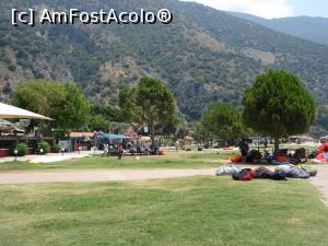 [P16] Oludeniz, locul cu iarba unde aterizeaza parapantele, chiar langa plaja.  » foto by adryana
 - 
<span class="allrVoted glyphicon glyphicon-heart hidden" id="av1092377"></span>
<a class="m-l-10 hidden" id="sv1092377" onclick="voting_Foto_DelVot(,1092377,3123)" role="button">șterge vot <span class="glyphicon glyphicon-remove"></span></a>
<a id="v91092377" class=" c-red"  onclick="voting_Foto_SetVot(1092377)" role="button"><span class="glyphicon glyphicon-heart-empty"></span> <b>LIKE</b> = Votează poza</a> <img class="hidden"  id="f1092377W9" src="/imagini/loader.gif" border="0" /><span class="AjErrMes hidden" id="e1092377ErM"></span>