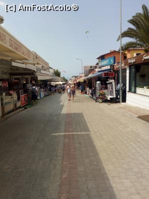 [P09] Oludeniz, aleea pietonala care duce spre plaja » foto by adryana
 - 
<span class="allrVoted glyphicon glyphicon-heart hidden" id="av1092352"></span>
<a class="m-l-10 hidden" id="sv1092352" onclick="voting_Foto_DelVot(,1092352,3123)" role="button">șterge vot <span class="glyphicon glyphicon-remove"></span></a>
<a id="v91092352" class=" c-red"  onclick="voting_Foto_SetVot(1092352)" role="button"><span class="glyphicon glyphicon-heart-empty"></span> <b>LIKE</b> = Votează poza</a> <img class="hidden"  id="f1092352W9" src="/imagini/loader.gif" border="0" /><span class="AjErrMes hidden" id="e1092352ErM"></span>
