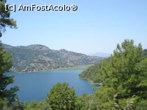 [P62] peisaj vazut de pe drumul care duce de la Dalaman spre plaja Sarsala, care trece pe langa un lac imens, numit Kocagol » foto by adryana
 - 
<span class="allrVoted glyphicon glyphicon-heart hidden" id="av1092606"></span>
<a class="m-l-10 hidden" id="sv1092606" onclick="voting_Foto_DelVot(,1092606,3123)" role="button">șterge vot <span class="glyphicon glyphicon-remove"></span></a>
<a id="v91092606" class=" c-red"  onclick="voting_Foto_SetVot(1092606)" role="button"><span class="glyphicon glyphicon-heart-empty"></span> <b>LIKE</b> = Votează poza</a> <img class="hidden"  id="f1092606W9" src="/imagini/loader.gif" border="0" /><span class="AjErrMes hidden" id="e1092606ErM"></span>