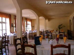[P10] din restaurant » foto by cris1982
 - 
<span class="allrVoted glyphicon glyphicon-heart hidden" id="av351718"></span>
<a class="m-l-10 hidden" id="sv351718" onclick="voting_Foto_DelVot(,351718,3126)" role="button">șterge vot <span class="glyphicon glyphicon-remove"></span></a>
<a id="v9351718" class=" c-red"  onclick="voting_Foto_SetVot(351718)" role="button"><span class="glyphicon glyphicon-heart-empty"></span> <b>LIKE</b> = Votează poza</a> <img class="hidden"  id="f351718W9" src="/imagini/loader.gif" border="0" /><span class="AjErrMes hidden" id="e351718ErM"></span>