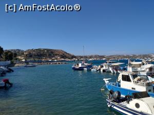 [P20] Micuțul port din Kamari.  » foto by maryka
 - 
<span class="allrVoted glyphicon glyphicon-heart hidden" id="av1016673"></span>
<a class="m-l-10 hidden" id="sv1016673" onclick="voting_Foto_DelVot(,1016673,3145)" role="button">șterge vot <span class="glyphicon glyphicon-remove"></span></a>
<a id="v91016673" class=" c-red"  onclick="voting_Foto_SetVot(1016673)" role="button"><span class="glyphicon glyphicon-heart-empty"></span> <b>LIKE</b> = Votează poza</a> <img class="hidden"  id="f1016673W9" src="/imagini/loader.gif" border="0" /><span class="AjErrMes hidden" id="e1016673ErM"></span>