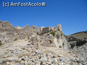 [P34] Castelul Peripatos, probabil unul din cele șapte turnuri.  » foto by maryka
 - 
<span class="allrVoted glyphicon glyphicon-heart hidden" id="av1026486"></span>
<a class="m-l-10 hidden" id="sv1026486" onclick="voting_Foto_DelVot(,1026486,3145)" role="button">șterge vot <span class="glyphicon glyphicon-remove"></span></a>
<a id="v91026486" class=" c-red"  onclick="voting_Foto_SetVot(1026486)" role="button"><span class="glyphicon glyphicon-heart-empty"></span> <b>LIKE</b> = Votează poza</a> <img class="hidden"  id="f1026486W9" src="/imagini/loader.gif" border="0" /><span class="AjErrMes hidden" id="e1026486ErM"></span>