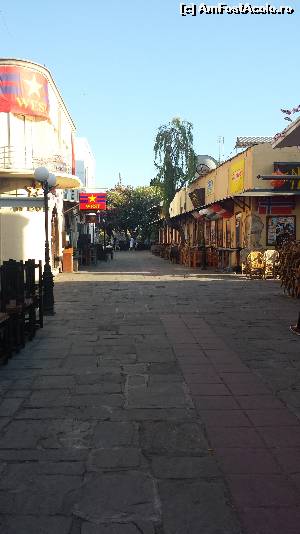 [P14] Bar Street, totul e inchis pe timp de zi insa noaptea... nebuneala!  » foto by popescuionut
 - 
<span class="allrVoted glyphicon glyphicon-heart hidden" id="av526035"></span>
<a class="m-l-10 hidden" id="sv526035" onclick="voting_Foto_DelVot(,526035,3145)" role="button">șterge vot <span class="glyphicon glyphicon-remove"></span></a>
<a id="v9526035" class=" c-red"  onclick="voting_Foto_SetVot(526035)" role="button"><span class="glyphicon glyphicon-heart-empty"></span> <b>LIKE</b> = Votează poza</a> <img class="hidden"  id="f526035W9" src="/imagini/loader.gif" border="0" /><span class="AjErrMes hidden" id="e526035ErM"></span>