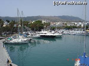 [P03] Portul Kos vazut din cetate » foto by ANILU
 - 
<span class="allrVoted glyphicon glyphicon-heart hidden" id="av534652"></span>
<a class="m-l-10 hidden" id="sv534652" onclick="voting_Foto_DelVot(,534652,3145)" role="button">șterge vot <span class="glyphicon glyphicon-remove"></span></a>
<a id="v9534652" class=" c-red"  onclick="voting_Foto_SetVot(534652)" role="button"><span class="glyphicon glyphicon-heart-empty"></span> <b>LIKE</b> = Votează poza</a> <img class="hidden"  id="f534652W9" src="/imagini/loader.gif" border="0" /><span class="AjErrMes hidden" id="e534652ErM"></span>