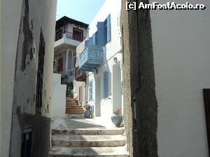 [P14] Suntem in Kos. Da’ acum ce mai facem? La plimbare prin Mandraki. Mici si cochete stradute laterale. » foto by vega06
 - 
<span class="allrVoted glyphicon glyphicon-heart hidden" id="av637692"></span>
<a class="m-l-10 hidden" id="sv637692" onclick="voting_Foto_DelVot(,637692,3145)" role="button">șterge vot <span class="glyphicon glyphicon-remove"></span></a>
<a id="v9637692" class=" c-red"  onclick="voting_Foto_SetVot(637692)" role="button"><span class="glyphicon glyphicon-heart-empty"></span> <b>LIKE</b> = Votează poza</a> <img class="hidden"  id="f637692W9" src="/imagini/loader.gif" border="0" /><span class="AjErrMes hidden" id="e637692ErM"></span>