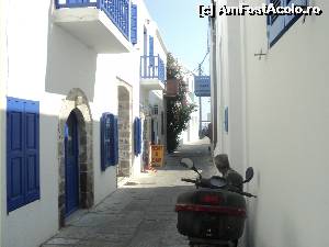 [P16] Suntem in Kos. Da’ acum ce mai facem? La plimbare prin Mandraki. Stradute unde numai bicicletele si scuterele pot avea loc.  » foto by vega06
 - 
<span class="allrVoted glyphicon glyphicon-heart hidden" id="av637694"></span>
<a class="m-l-10 hidden" id="sv637694" onclick="voting_Foto_DelVot(,637694,3145)" role="button">șterge vot <span class="glyphicon glyphicon-remove"></span></a>
<a id="v9637694" class=" c-red"  onclick="voting_Foto_SetVot(637694)" role="button"><span class="glyphicon glyphicon-heart-empty"></span> <b>LIKE</b> = Votează poza</a> <img class="hidden"  id="f637694W9" src="/imagini/loader.gif" border="0" /><span class="AjErrMes hidden" id="e637694ErM"></span>