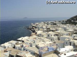 [P19] Suntem in Kos. Da’ acum ce mai facem? La plimbare prin Mandraki. Imaginea capitalei de pe scara ce urca spre manastire.  » foto by vega06
 - 
<span class="allrVoted glyphicon glyphicon-heart hidden" id="av637697"></span>
<a class="m-l-10 hidden" id="sv637697" onclick="voting_Foto_DelVot(,637697,3145)" role="button">șterge vot <span class="glyphicon glyphicon-remove"></span></a>
<a id="v9637697" class=" c-red"  onclick="voting_Foto_SetVot(637697)" role="button"><span class="glyphicon glyphicon-heart-empty"></span> <b>LIKE</b> = Votează poza</a> <img class="hidden"  id="f637697W9" src="/imagini/loader.gif" border="0" /><span class="AjErrMes hidden" id="e637697ErM"></span>