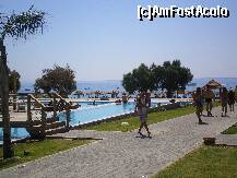 [P10] Blue Domes hotel in Kardamena village, Kos island.
Imaginea reprezinta drumul de la casuta pana spre plaja.. » foto by sonike
 - 
<span class="allrVoted glyphicon glyphicon-heart hidden" id="av201334"></span>
<a class="m-l-10 hidden" id="sv201334" onclick="voting_Foto_DelVot(,201334,3145)" role="button">șterge vot <span class="glyphicon glyphicon-remove"></span></a>
<a id="v9201334" class=" c-red"  onclick="voting_Foto_SetVot(201334)" role="button"><span class="glyphicon glyphicon-heart-empty"></span> <b>LIKE</b> = Votează poza</a> <img class="hidden"  id="f201334W9" src="/imagini/loader.gif" border="0" /><span class="AjErrMes hidden" id="e201334ErM"></span>