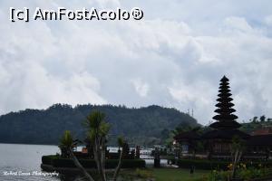 [P13] Templul Pura Ulun Danu Bratan » foto by robert
 - 
<span class="allrVoted glyphicon glyphicon-heart hidden" id="av715314"></span>
<a class="m-l-10 hidden" id="sv715314" onclick="voting_Foto_DelVot(,715314,3149)" role="button">șterge vot <span class="glyphicon glyphicon-remove"></span></a>
<a id="v9715314" class=" c-red"  onclick="voting_Foto_SetVot(715314)" role="button"><span class="glyphicon glyphicon-heart-empty"></span> <b>LIKE</b> = Votează poza</a> <img class="hidden"  id="f715314W9" src="/imagini/loader.gif" border="0" /><span class="AjErrMes hidden" id="e715314ErM"></span>