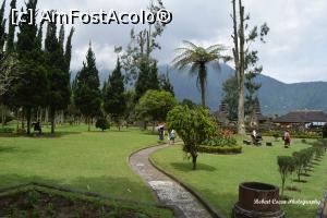 [P03] Templul Pura Ulun Danu Bratan » foto by robert
 - 
<span class="allrVoted glyphicon glyphicon-heart hidden" id="av715304"></span>
<a class="m-l-10 hidden" id="sv715304" onclick="voting_Foto_DelVot(,715304,3149)" role="button">șterge vot <span class="glyphicon glyphicon-remove"></span></a>
<a id="v9715304" class=" c-red"  onclick="voting_Foto_SetVot(715304)" role="button"><span class="glyphicon glyphicon-heart-empty"></span> <b>LIKE</b> = Votează poza</a> <img class="hidden"  id="f715304W9" src="/imagini/loader.gif" border="0" /><span class="AjErrMes hidden" id="e715304ErM"></span>