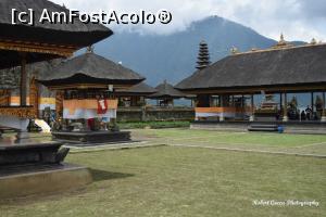 [P05] Templul Pura Ulun Danu Bratan » foto by robert
 - 
<span class="allrVoted glyphicon glyphicon-heart hidden" id="av715306"></span>
<a class="m-l-10 hidden" id="sv715306" onclick="voting_Foto_DelVot(,715306,3149)" role="button">șterge vot <span class="glyphicon glyphicon-remove"></span></a>
<a id="v9715306" class=" c-red"  onclick="voting_Foto_SetVot(715306)" role="button"><span class="glyphicon glyphicon-heart-empty"></span> <b>LIKE</b> = Votează poza</a> <img class="hidden"  id="f715306W9" src="/imagini/loader.gif" border="0" /><span class="AjErrMes hidden" id="e715306ErM"></span>