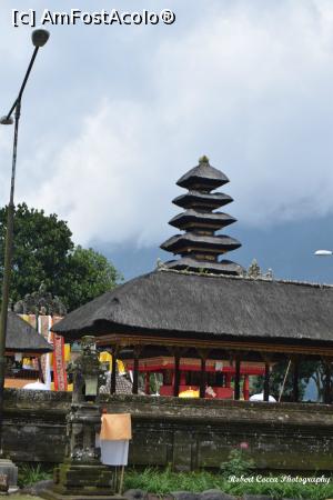 [P06] Templul Pura Ulun Danu Bratan » foto by robert
 - 
<span class="allrVoted glyphicon glyphicon-heart hidden" id="av715307"></span>
<a class="m-l-10 hidden" id="sv715307" onclick="voting_Foto_DelVot(,715307,3149)" role="button">șterge vot <span class="glyphicon glyphicon-remove"></span></a>
<a id="v9715307" class=" c-red"  onclick="voting_Foto_SetVot(715307)" role="button"><span class="glyphicon glyphicon-heart-empty"></span> <b>LIKE</b> = Votează poza</a> <img class="hidden"  id="f715307W9" src="/imagini/loader.gif" border="0" /><span class="AjErrMes hidden" id="e715307ErM"></span>