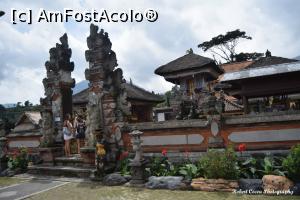 [P07] Templul Pura Ulun Danu Bratan » foto by robert
 - 
<span class="allrVoted glyphicon glyphicon-heart hidden" id="av715308"></span>
<a class="m-l-10 hidden" id="sv715308" onclick="voting_Foto_DelVot(,715308,3149)" role="button">șterge vot <span class="glyphicon glyphicon-remove"></span></a>
<a id="v9715308" class=" c-red"  onclick="voting_Foto_SetVot(715308)" role="button"><span class="glyphicon glyphicon-heart-empty"></span> <b>LIKE</b> = Votează poza</a> <img class="hidden"  id="f715308W9" src="/imagini/loader.gif" border="0" /><span class="AjErrMes hidden" id="e715308ErM"></span>