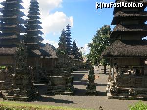 [P03] PURA TAMAN AYUN » foto by anka-bc
 - 
<span class="allrVoted glyphicon glyphicon-heart hidden" id="av682995"></span>
<a class="m-l-10 hidden" id="sv682995" onclick="voting_Foto_DelVot(,682995,3149)" role="button">șterge vot <span class="glyphicon glyphicon-remove"></span></a>
<a id="v9682995" class=" c-red"  onclick="voting_Foto_SetVot(682995)" role="button"><span class="glyphicon glyphicon-heart-empty"></span> <b>LIKE</b> = Votează poza</a> <img class="hidden"  id="f682995W9" src="/imagini/loader.gif" border="0" /><span class="AjErrMes hidden" id="e682995ErM"></span>