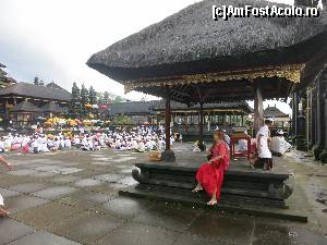 [P07] TEMPLUL MAMA BESAKIH-ceremonie » foto by anka-bc
 - 
<span class="allrVoted glyphicon glyphicon-heart hidden" id="av682999"></span>
<a class="m-l-10 hidden" id="sv682999" onclick="voting_Foto_DelVot(,682999,3149)" role="button">șterge vot <span class="glyphicon glyphicon-remove"></span></a>
<a id="v9682999" class=" c-red"  onclick="voting_Foto_SetVot(682999)" role="button"><span class="glyphicon glyphicon-heart-empty"></span> <b>LIKE</b> = Votează poza</a> <img class="hidden"  id="f682999W9" src="/imagini/loader.gif" border="0" /><span class="AjErrMes hidden" id="e682999ErM"></span>