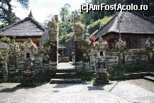 [P04] intrarea in templul Pura Gunun Kawi - un templu 'verde' acoperit de muschi » foto by Pami*
 - 
<span class="allrVoted glyphicon glyphicon-heart hidden" id="av226194"></span>
<a class="m-l-10 hidden" id="sv226194" onclick="voting_Foto_DelVot(,226194,3149)" role="button">șterge vot <span class="glyphicon glyphicon-remove"></span></a>
<a id="v9226194" class=" c-red"  onclick="voting_Foto_SetVot(226194)" role="button"><span class="glyphicon glyphicon-heart-empty"></span> <b>LIKE</b> = Votează poza</a> <img class="hidden"  id="f226194W9" src="/imagini/loader.gif" border="0" /><span class="AjErrMes hidden" id="e226194ErM"></span>