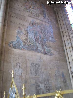 [P26] Peretele catedralei cu fresca ''religioasa comunista'' - oamenii muncii construind socialismul! @ » foto by senateo
 - 
<span class="allrVoted glyphicon glyphicon-heart hidden" id="av683635"></span>
<a class="m-l-10 hidden" id="sv683635" onclick="voting_Foto_DelVot(,683635,3167)" role="button">șterge vot <span class="glyphicon glyphicon-remove"></span></a>
<a id="v9683635" class=" c-red"  onclick="voting_Foto_SetVot(683635)" role="button"><span class="glyphicon glyphicon-heart-empty"></span> <b>LIKE</b> = Votează poza</a> <img class="hidden"  id="f683635W9" src="/imagini/loader.gif" border="0" /><span class="AjErrMes hidden" id="e683635ErM"></span>