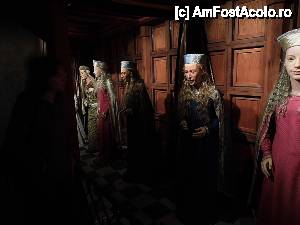 [P13] Oglinzile dau un plus de farmec acestui muzeu. Din păcate iluminarea slabă nu ajută calitatea fotografiilor.  » foto by ariciu*
 - 
<span class="allrVoted glyphicon glyphicon-heart hidden" id="av427386"></span>
<a class="m-l-10 hidden" id="sv427386" onclick="voting_Foto_DelVot(,427386,3167)" role="button">șterge vot <span class="glyphicon glyphicon-remove"></span></a>
<a id="v9427386" class=" c-red"  onclick="voting_Foto_SetVot(427386)" role="button"><span class="glyphicon glyphicon-heart-empty"></span> <b>LIKE</b> = Votează poza</a> <img class="hidden"  id="f427386W9" src="/imagini/loader.gif" border="0" /><span class="AjErrMes hidden" id="e427386ErM"></span>