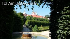 [P19] Vedere asupra oraşului din interiorul Palatului şi a Grădinilor Wallenstein din oraşul Praga, Cehia.  » foto by traian.leuca †
 - 
<span class="allrVoted glyphicon glyphicon-heart hidden" id="av801034"></span>
<a class="m-l-10 hidden" id="sv801034" onclick="voting_Foto_DelVot(,801034,3167)" role="button">șterge vot <span class="glyphicon glyphicon-remove"></span></a>
<a id="v9801034" class=" c-red"  onclick="voting_Foto_SetVot(801034)" role="button"><span class="glyphicon glyphicon-heart-empty"></span> <b>LIKE</b> = Votează poza</a> <img class="hidden"  id="f801034W9" src="/imagini/loader.gif" border="0" /><span class="AjErrMes hidden" id="e801034ErM"></span>