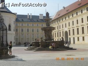 [P10] Fântână arteziană din prima curte a palatului » foto by zlatna
 - 
<span class="allrVoted glyphicon glyphicon-heart hidden" id="av750859"></span>
<a class="m-l-10 hidden" id="sv750859" onclick="voting_Foto_DelVot(,750859,3167)" role="button">șterge vot <span class="glyphicon glyphicon-remove"></span></a>
<a id="v9750859" class=" c-red"  onclick="voting_Foto_SetVot(750859)" role="button"><span class="glyphicon glyphicon-heart-empty"></span> <b>LIKE</b> = Votează poza</a> <img class="hidden"  id="f750859W9" src="/imagini/loader.gif" border="0" /><span class="AjErrMes hidden" id="e750859ErM"></span>