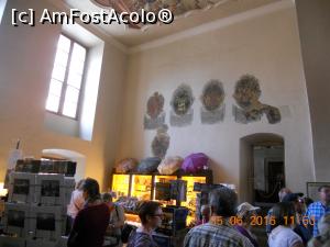 [P12] La intrarea în Vechiul Palat Regal » foto by zlatna
 - 
<span class="allrVoted glyphicon glyphicon-heart hidden" id="av750861"></span>
<a class="m-l-10 hidden" id="sv750861" onclick="voting_Foto_DelVot(,750861,3167)" role="button">șterge vot <span class="glyphicon glyphicon-remove"></span></a>
<a id="v9750861" class=" c-red"  onclick="voting_Foto_SetVot(750861)" role="button"><span class="glyphicon glyphicon-heart-empty"></span> <b>LIKE</b> = Votează poza</a> <img class="hidden"  id="f750861W9" src="/imagini/loader.gif" border="0" /><span class="AjErrMes hidden" id="e750861ErM"></span>