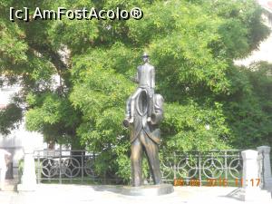 [P04] monumentul dedicat lui Kafka de langa Sinagoga Spaniola » foto by zlatna
 - 
<span class="allrVoted glyphicon glyphicon-heart hidden" id="av751355"></span>
<a class="m-l-10 hidden" id="sv751355" onclick="voting_Foto_DelVot(,751355,3167)" role="button">șterge vot <span class="glyphicon glyphicon-remove"></span></a>
<a id="v9751355" class=" c-red"  onclick="voting_Foto_SetVot(751355)" role="button"><span class="glyphicon glyphicon-heart-empty"></span> <b>LIKE</b> = Votează poza</a> <img class="hidden"  id="f751355W9" src="/imagini/loader.gif" border="0" /><span class="AjErrMes hidden" id="e751355ErM"></span>