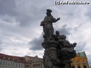 [P52] Pe podul Carol -Praga.  » foto by melena
 - 
<span class="allrVoted glyphicon glyphicon-heart hidden" id="av617759"></span>
<a class="m-l-10 hidden" id="sv617759" onclick="voting_Foto_DelVot(,617759,3167)" role="button">șterge vot <span class="glyphicon glyphicon-remove"></span></a>
<a id="v9617759" class=" c-red"  onclick="voting_Foto_SetVot(617759)" role="button"><span class="glyphicon glyphicon-heart-empty"></span> <b>LIKE</b> = Votează poza</a> <img class="hidden"  id="f617759W9" src="/imagini/loader.gif" border="0" /><span class="AjErrMes hidden" id="e617759ErM"></span>