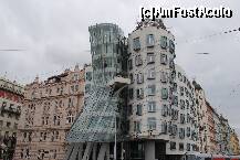 [P18] Dancing House (sau drunk house) » foto by crosbyx*
 - 
<span class="allrVoted glyphicon glyphicon-heart hidden" id="av237883"></span>
<a class="m-l-10 hidden" id="sv237883" onclick="voting_Foto_DelVot(,237883,3167)" role="button">șterge vot <span class="glyphicon glyphicon-remove"></span></a>
<a id="v9237883" class=" c-red"  onclick="voting_Foto_SetVot(237883)" role="button"><span class="glyphicon glyphicon-heart-empty"></span> <b>LIKE</b> = Votează poza</a> <img class="hidden"  id="f237883W9" src="/imagini/loader.gif" border="0" /><span class="AjErrMes hidden" id="e237883ErM"></span>