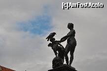 [P20] Una din multele fantani arteziene ale gradinilor Wallenstein » foto by crosbyx*
 - 
<span class="allrVoted glyphicon glyphicon-heart hidden" id="av237885"></span>
<a class="m-l-10 hidden" id="sv237885" onclick="voting_Foto_DelVot(,237885,3167)" role="button">șterge vot <span class="glyphicon glyphicon-remove"></span></a>
<a id="v9237885" class=" c-red"  onclick="voting_Foto_SetVot(237885)" role="button"><span class="glyphicon glyphicon-heart-empty"></span> <b>LIKE</b> = Votează poza</a> <img class="hidden"  id="f237885W9" src="/imagini/loader.gif" border="0" /><span class="AjErrMes hidden" id="e237885ErM"></span>