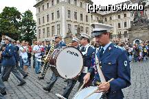 [P09] Mult-asteptata fanfara anunta inceperea ceremoniei » foto by crosbyx*
 - 
<span class="allrVoted glyphicon glyphicon-heart hidden" id="av237874"></span>
<a class="m-l-10 hidden" id="sv237874" onclick="voting_Foto_DelVot(,237874,3167)" role="button">șterge vot <span class="glyphicon glyphicon-remove"></span></a>
<a id="v9237874" class=" c-red"  onclick="voting_Foto_SetVot(237874)" role="button"><span class="glyphicon glyphicon-heart-empty"></span> <b>LIKE</b> = Votează poza</a> <img class="hidden"  id="f237874W9" src="/imagini/loader.gif" border="0" /><span class="AjErrMes hidden" id="e237874ErM"></span>