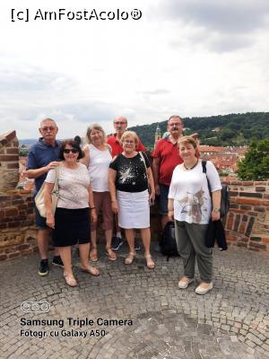 [P08] Poza de grup inainte de intrarea la Hrad. » foto by cristian sava
 - 
<span class="allrVoted glyphicon glyphicon-heart hidden" id="av1243864"></span>
<a class="m-l-10 hidden" id="sv1243864" onclick="voting_Foto_DelVot(,1243864,3167)" role="button">șterge vot <span class="glyphicon glyphicon-remove"></span></a>
<a id="v91243864" class=" c-red"  onclick="voting_Foto_SetVot(1243864)" role="button"><span class="glyphicon glyphicon-heart-empty"></span> <b>LIKE</b> = Votează poza</a> <img class="hidden"  id="f1243864W9" src="/imagini/loader.gif" border="0" /><span class="AjErrMes hidden" id="e1243864ErM"></span>