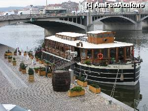 [P08] restaurant plutitor pe Viltava » foto by nosferatoo
 - 
<span class="allrVoted glyphicon glyphicon-heart hidden" id="av496714"></span>
<a class="m-l-10 hidden" id="sv496714" onclick="voting_Foto_DelVot(,496714,3167)" role="button">șterge vot <span class="glyphicon glyphicon-remove"></span></a>
<a id="v9496714" class=" c-red"  onclick="voting_Foto_SetVot(496714)" role="button"><span class="glyphicon glyphicon-heart-empty"></span> <b>LIKE</b> = Votează poza</a> <img class="hidden"  id="f496714W9" src="/imagini/loader.gif" border="0" /><span class="AjErrMes hidden" id="e496714ErM"></span>