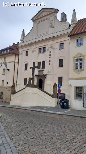 [P22] Piața Pohořelec » foto by Carmen Ion
 - 
<span class="allrVoted glyphicon glyphicon-heart hidden" id="av1286445"></span>
<a class="m-l-10 hidden" id="sv1286445" onclick="voting_Foto_DelVot(,1286445,3167)" role="button">șterge vot <span class="glyphicon glyphicon-remove"></span></a>
<a id="v91286445" class=" c-red"  onclick="voting_Foto_SetVot(1286445)" role="button"><span class="glyphicon glyphicon-heart-empty"></span> <b>LIKE</b> = Votează poza</a> <img class="hidden"  id="f1286445W9" src="/imagini/loader.gif" border="0" /><span class="AjErrMes hidden" id="e1286445ErM"></span>