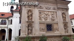 [P34] Loreta - Santa Casa » foto by Carmen Ion
 - 
<span class="allrVoted glyphicon glyphicon-heart hidden" id="av1286457"></span>
<a class="m-l-10 hidden" id="sv1286457" onclick="voting_Foto_DelVot(,1286457,3167)" role="button">șterge vot <span class="glyphicon glyphicon-remove"></span></a>
<a id="v91286457" class=" c-red"  onclick="voting_Foto_SetVot(1286457)" role="button"><span class="glyphicon glyphicon-heart-empty"></span> <b>LIKE</b> = Votează poza</a> <img class="hidden"  id="f1286457W9" src="/imagini/loader.gif" border="0" /><span class="AjErrMes hidden" id="e1286457ErM"></span>