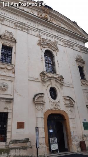 [P07] Mănăstirea Strahov - intrarea la biblitecă » foto by Carmen Ion
 - 
<span class="allrVoted glyphicon glyphicon-heart hidden" id="av1286430"></span>
<a class="m-l-10 hidden" id="sv1286430" onclick="voting_Foto_DelVot(,1286430,3167)" role="button">șterge vot <span class="glyphicon glyphicon-remove"></span></a>
<a id="v91286430" class=" c-red"  onclick="voting_Foto_SetVot(1286430)" role="button"><span class="glyphicon glyphicon-heart-empty"></span> <b>LIKE</b> = Votează poza</a> <img class="hidden"  id="f1286430W9" src="/imagini/loader.gif" border="0" /><span class="AjErrMes hidden" id="e1286430ErM"></span>