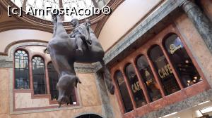 [P24] Statuia ecvestră a regelui Wenceslas, opera lui David Černý » foto by Carmen Ion
 - 
<span class="allrVoted glyphicon glyphicon-heart hidden" id="av1300121"></span>
<a class="m-l-10 hidden" id="sv1300121" onclick="voting_Foto_DelVot(,1300121,3167)" role="button">șterge vot <span class="glyphicon glyphicon-remove"></span></a>
<a id="v91300121" class=" c-red"  onclick="voting_Foto_SetVot(1300121)" role="button"><span class="glyphicon glyphicon-heart-empty"></span> <b>LIKE</b> = Votează poza</a> <img class="hidden"  id="f1300121W9" src="/imagini/loader.gif" border="0" /><span class="AjErrMes hidden" id="e1300121ErM"></span>