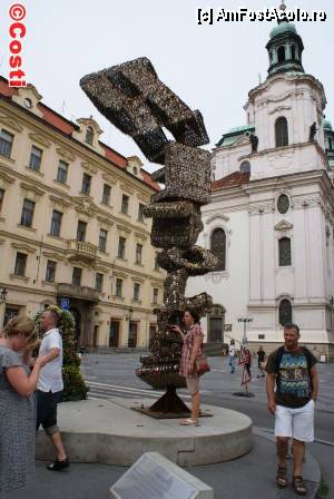 [P14] Klíčová Soucha (Sculptura din chei), din Piaţa Franz Kafka.  » foto by Costi
 - 
<span class="allrVoted glyphicon glyphicon-heart hidden" id="av386958"></span>
<a class="m-l-10 hidden" id="sv386958" onclick="voting_Foto_DelVot(,386958,3167)" role="button">șterge vot <span class="glyphicon glyphicon-remove"></span></a>
<a id="v9386958" class=" c-red"  onclick="voting_Foto_SetVot(386958)" role="button"><span class="glyphicon glyphicon-heart-empty"></span> <b>LIKE</b> = Votează poza</a> <img class="hidden"  id="f386958W9" src="/imagini/loader.gif" border="0" /><span class="AjErrMes hidden" id="e386958ErM"></span>