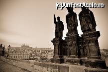 [P22] Statuie de pe podul Charles iar pe fundal se vede Castelul Praga » foto by OvidiuH
 - 
<span class="allrVoted glyphicon glyphicon-heart hidden" id="av83604"></span>
<a class="m-l-10 hidden" id="sv83604" onclick="voting_Foto_DelVot(,83604,3167)" role="button">șterge vot <span class="glyphicon glyphicon-remove"></span></a>
<a id="v983604" class=" c-red"  onclick="voting_Foto_SetVot(83604)" role="button"><span class="glyphicon glyphicon-heart-empty"></span> <b>LIKE</b> = Votează poza</a> <img class="hidden"  id="f83604W9" src="/imagini/loader.gif" border="0" /><span class="AjErrMes hidden" id="e83604ErM"></span>