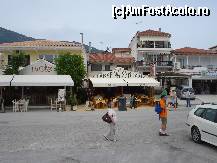 [P04] Nidri prin port sute de taverne » foto by ionescunic
 - 
<span class="allrVoted glyphicon glyphicon-heart hidden" id="av79908"></span>
<a class="m-l-10 hidden" id="sv79908" onclick="voting_Foto_DelVot(,79908,3173)" role="button">șterge vot <span class="glyphicon glyphicon-remove"></span></a>
<a id="v979908" class=" c-red"  onclick="voting_Foto_SetVot(79908)" role="button"><span class="glyphicon glyphicon-heart-empty"></span> <b>LIKE</b> = Votează poza</a> <img class="hidden"  id="f79908W9" src="/imagini/loader.gif" border="0" /><span class="AjErrMes hidden" id="e79908ErM"></span>