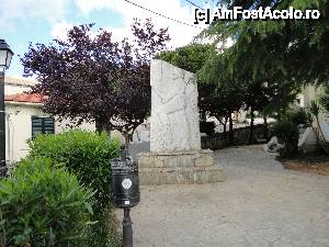 [P39] si statuia de marmura din curtea primariei.  » foto by maryka
 - 
<span class="allrVoted glyphicon glyphicon-heart hidden" id="av426076"></span>
<a class="m-l-10 hidden" id="sv426076" onclick="voting_Foto_DelVot(,426076,3173)" role="button">șterge vot <span class="glyphicon glyphicon-remove"></span></a>
<a id="v9426076" class=" c-red"  onclick="voting_Foto_SetVot(426076)" role="button"><span class="glyphicon glyphicon-heart-empty"></span> <b>LIKE</b> = Votează poza</a> <img class="hidden"  id="f426076W9" src="/imagini/loader.gif" border="0" /><span class="AjErrMes hidden" id="e426076ErM"></span>