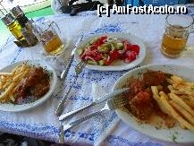 [P58] mancarea la taverna cu pinguini din Vasiliki si salata din partea casei » foto by sniga
 - 
<span class="allrVoted glyphicon glyphicon-heart hidden" id="av326584"></span>
<a class="m-l-10 hidden" id="sv326584" onclick="voting_Foto_DelVot(,326584,3173)" role="button">șterge vot <span class="glyphicon glyphicon-remove"></span></a>
<a id="v9326584" class=" c-red"  onclick="voting_Foto_SetVot(326584)" role="button"><span class="glyphicon glyphicon-heart-empty"></span> <b>LIKE</b> = Votează poza</a> <img class="hidden"  id="f326584W9" src="/imagini/loader.gif" border="0" /><span class="AjErrMes hidden" id="e326584ErM"></span>
