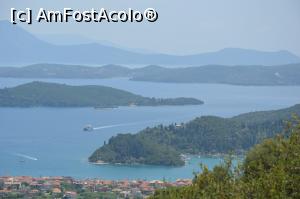 [P06] Oraşul Nydri şi insulele din apropiere văzut din satul Karya. Insula Lefkada, Grecia.  » foto by traian.leuca †
 - 
<span class="allrVoted glyphicon glyphicon-heart hidden" id="av1055068"></span>
<a class="m-l-10 hidden" id="sv1055068" onclick="voting_Foto_DelVot(,1055068,3173)" role="button">șterge vot <span class="glyphicon glyphicon-remove"></span></a>
<a id="v91055068" class=" c-red"  onclick="voting_Foto_SetVot(1055068)" role="button"><span class="glyphicon glyphicon-heart-empty"></span> <b>LIKE</b> = Votează poza</a> <img class="hidden"  id="f1055068W9" src="/imagini/loader.gif" border="0" /><span class="AjErrMes hidden" id="e1055068ErM"></span>